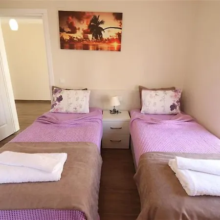 Villa With Private Pool For 10 People In Dalyan *