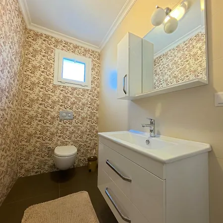 With Private Pool For 10 People In Dalyan Villa
