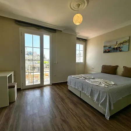 Villa With Private Pool For 10 People In Dalyan *