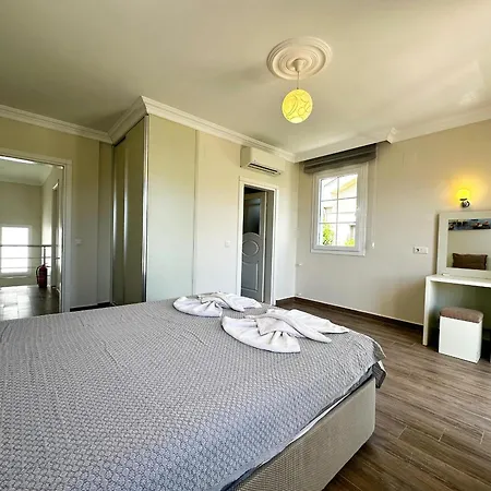 With Private Pool For 10 People In Dalyan
