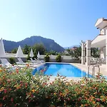 With Private Pool For 10 People In Dalyan Villa *