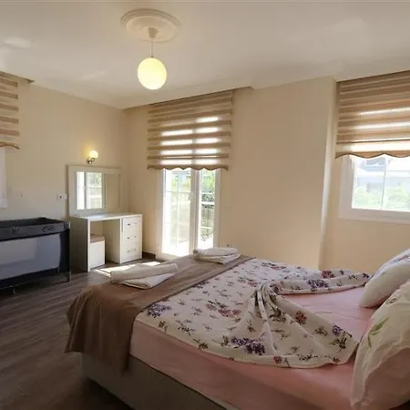 With Private Pool For 10 People In Dalyan *