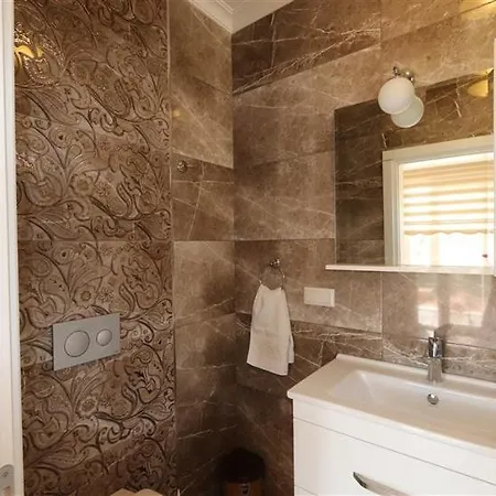 Villa With Private Pool For 10 People In Dalyan *