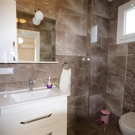 Villa With Private Pool For 10 People In Dalyan *
