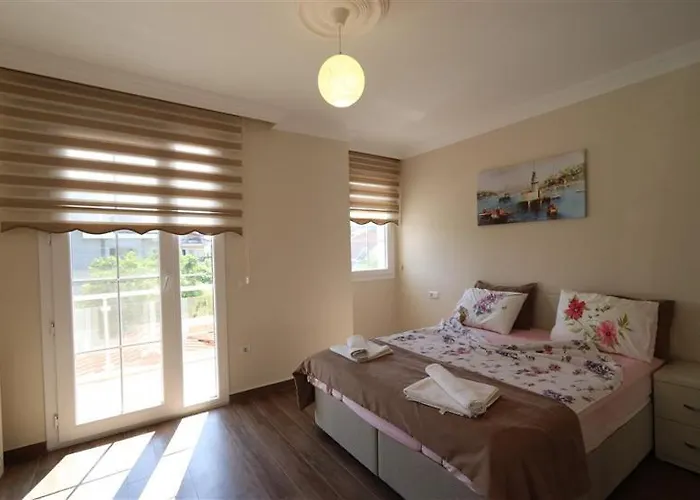 With Private Pool For 10 People In Dalyan Villa *