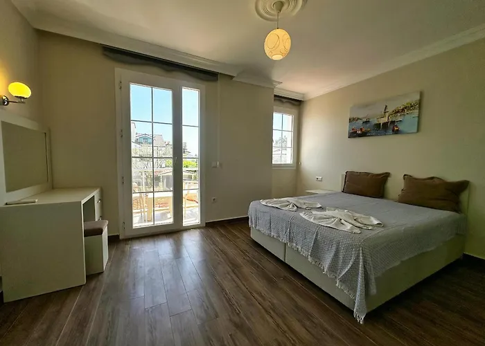 Villa With Private Pool For 10 People In Dalyan *